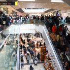 Aglomeraciones en el centro de Londres tras el fin del confinamiento