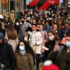 Aglomeraciones en el centro de Londres tras el fin del confinamiento