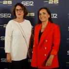 La periodista Pepa Bueno (d), ex directora de Hora 25, junto a la directora de Contenidos de la Cadena SER, Montserrat Dom&iacute;nguez (i), posan en el photocall a su llegada al programa especial por el 50 Aniversario de 'Hora 25, dirigido y pr...