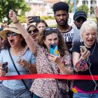 Seguidores de Johnny Depp celebran el resultado del medi&aacute;tico juicio.