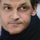 El técnico del Barcelona, Tito Vilanova, aparece en una rueda de prensa el 30 de abril de 2013 en San Joan Despi, Barcelona. El club anunció la salida del timonel el vienes, 19 de julio de 2013, por una recaída de cáncer. (AP Photo/Manu Fern...