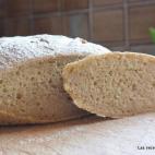 Se hace con pan integral sin gluten, aceite de girasol, levadura de girasol, azúcar y agua tibia. Mira aquí cómo prepararlo.