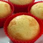 La harina para preparar estas magdalenas es de arroz y la levadura no puede tener gluten. Aquí está la receta.