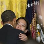 Con la actriz Julie Chu.