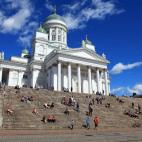 Como contrapunto, y porque la variedad es la parte bonita de los viajes, en esta selección de destinos no podía faltar una ciudad como Helsinki. Lo mejor de este destino es la variedad de escenarios que aloja. Además de los paisajes nevados, ...