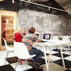 La cafetería, junto a la Casa Tiza.