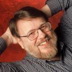 El hombre que primero puso el signo de la arroba (@) en la estructura de un e-mail, el holandés Ray Tomlinson, falleció el 5 de marzo a los 74 años de edad víctima de un ataque cardiaco.