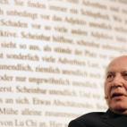 El escritor, periodista y traductor húngaro de origen judío, uno de los grandes de la literatura del siglo XX y primer autor húngaro en recibir el premio Nobel de Literatura, en 2002, falleció el 31 de marzo a los 86 años en su casa de Buda...