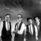 El compositor español José Luis Armenteros, autor de Libertad sin ira, considerada la canción emblemática de la Transición tras la dictadura de Francisco Franco, falleció el 11 de junio en Madrid a los 72 años, según informó la revista ...