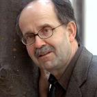 El escritor Agustín Fernández Paz (Vilalba, Lugo, 1947), uno de los más reconocidos de la literatura gallega contemporánea, falleció el 12 de julio en su domicilio de Vigo. Tenía 69 años. Autor de más de 30 novelas, la mayor parte de su...