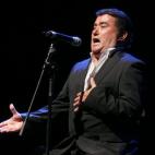 El artista flamenco del cante muri&oacute; el viernes 29 de julio. Nacido en 1942 en la Puebla de Cazalla, empez&oacute; a cantar con ocho a&ntilde;os en la zapater&iacute;a de su padre y en fiestas. Aunque actu&oacute; previamente en el teatro ...