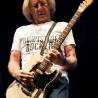 El guitarrista de la banda de rock, Status Quo, falleció el 24 de diciembre a los 68 años en un hospital de Marbella, víctima de de una severa infección. De los músicos que han formado parte del grupo, solo Rick y Francis Rossi, el vocali...