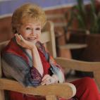 La actriz, conocida por su papel en Cantando bajo la lluvia, falleció el 28 de diciembre de 2016, apenas 36 horas después de que muriera su hija, la también intérprete Carrie Fisher. Fisher murió el martes 27 y Reynolds supervisaba los prep...