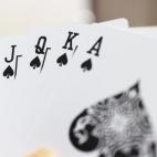 El Consejo General de la Abogacía Española le entregó una baraja en el acto de inauguración del XI Congreso Nacional de la Abogacía celebrado en Vitoria.