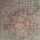 Álvaro señala cada linea de autobús en un color diferente e incluso avisa de la carretera en mal estado que va hasta Lebrija