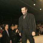 El diseñador madrileño, tras finalizar un desfile de la Pasarela Cibeles, hace casi 15 años.