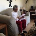 Dorothy Clark, de 85 años, con su bisnieta Magnolia "Noli" Clark, de 4 meses.