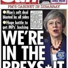 The Sun estalla de ira: &quot;El acuerdo blando de May, machacado por todas las partes&quot;. Y en otro subt&iacute;tulo: &quot;Tremenda batalla por el apoyo de los diputados&quot;.