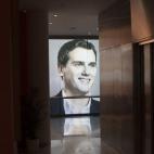 5c8a9e7d2000009d036f6558