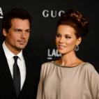 ¿Quiénes son?: Ella, actriz; él, escritor y director. ¿Desde cuándo estaban juntos?: Se conocieron en 2003 rodando Underworld. Llevaban doce años casados. ¿Tienen hijos?: Ella tiene una hija de su anterior relación con Michael Sheen. ...