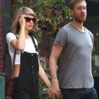 ¿Quiénes son?: Ella, cantante y estrella de las redes sociales; él, productor musical. ¿Desde cuándo estaban juntos?: Mantuvieron una relación de 15 meses. ¿Tienen hijos?: No. ¿Cuándo y por qué rompieron?: A principios de junio. É...