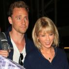 ¿Quiénes son?: Ella, de nuevo, estrella de la canción y de las redes sociales; él, actor conocido por su papel de Loki en Thor. ¿Desde cuándo estaban juntos?: Desde que ella lo dejó con Calvin Harris. ¿Tienen hijos?: No (¡si no dio t...