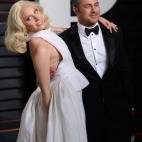 ¿Quiénes son?: Ella, célebre cantante; él, actor y modelo. ¿Desde cuándo estaban juntos?: Se conocieron grabando un videoclip en 2011, y él le pidió matrimonio en San Valentín de este 2016. ¿Tienen hijos?: No. ¿Cuándo y por qué r...