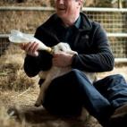 5c8aa498240000f404a3650e