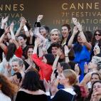 5c8a91f2240000f404a33e1b