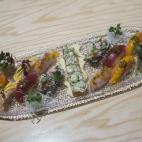 "Mi objetivo es mejorar y convertirme en el mejor chef de sushi de España". Esa es la motivación del maestro de sushi dueño del restaurante Uasabi. Su receta original es un tataki de ventresca de atún calentada al soplete y bañada en una me...