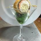 "Mi objetivo es tener un restaurante donde combinar y mezclar la cocina oriental y enseñar a los que no puedan pagarse los estudios". Esta es la ambición del chef de Lamarca, fascinado con la fusión mediterránea. Su obra maestra es realmente...