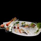 "Quiero mostrar un poco más de mi cultura, la japonesa, a través de lo que mejor sé hacer, el arte del sushi". Así se presenta este chef japonés al frente del restaurante español Kokoro. Su creación más original lo vuelca todo en la pres...