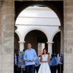 5dcb06f4210000a55c34cb81