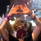 5c8a6ab8360000a61b6b737a