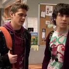 Retoma su relaci&oacute;n con Cova y se va con ella a Alicante.