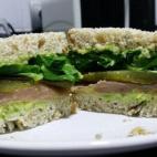 Salm&oacute;n, aguacate, can&oacute;nigos y un poco de lim&oacute;n. Una receta deliciosa lista en tres minutos. L&eacute;ela aqu&iacute;.