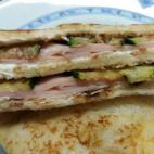 El calabac&iacute;n y el pavo como alternativa r&aacute;pida y saludable al cl&aacute;sico jam&oacute;n y queso. La receta completa, aqu&iacute;.