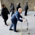 El productor Harvey Weinstein llega a la Corte Criminal de Nueva York para hacer frente a las acusaciones de abusos sexuales por las que fue condenado.