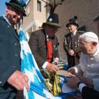 5c8adc46230000d50423d679