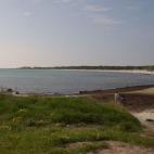 Frecuentada principalmente por turistas daneses y alemanes, aunque con gran moderación, esta isla del Báltico situada a solo 160 km de Copenhague, es un pequeño paraíso terrenal. Acantilados que contrastan con extensas playas de arena, color...