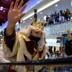 La Policía desaloja un evento en Marbella donde Kiko Rivera repartió abrazos vestido de rey mago