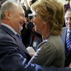 Con Esperanza Aguirre en una conferencia en noviembre de 2009.