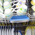 Estos detergentes típicamente incluyen cloro que pueden causar problemas respiratorios por los gases que emiten cuando se calientan durante el ciclo de secado. Y si abres la puerta antes de lo debido, de seguro recibirás un facial tóxico