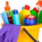 La mejor solución es prevenir que los caños se tupan. Captura el cabello, comida y otras partículas utilizando un protector de caño. Si se tapa, puede utilizar un destapador. Hay opciones más ecológicas con limpiadores de tuberías basados...