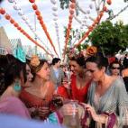 El calor aprieta —la temperatura supera fácilmente los 20 grados— y nada mejor que esta bebida o la manzanilla para refrescarse.