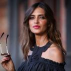 Aunque ha jugado con diferentes tonos de casta&ntilde;o, la periodista siempre ha confiado en una larga y ondulada melena.