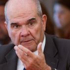 5c8a8522360000c81a6b9298