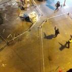 Nada más llegar, la Policía ha acordonado la zona en la que se encontraban los casquillos de bala.