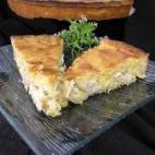 Esta receta de finales del siglo XIX se prepara con manteca de cerdo, azúcar, huevo, harina, carne de pollo y ralladuras de limón. Ésta es la receta completa.