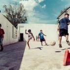 Serie titulada Dispara balones, no armas